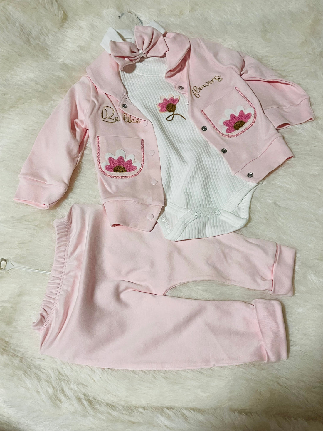 Outfit 4 pieces for baby’s girls